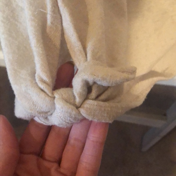 Like new Bobeau tie front tank in Beige (Sz L) - Picture 3 of 3